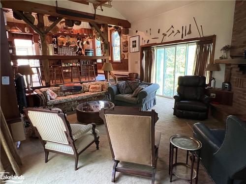 153 Swarthmore Drive, Meaford, ON - Indoor Photo Showing Living Room