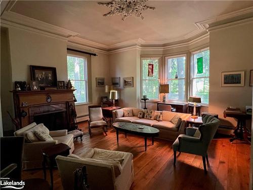 153 Swarthmore Drive, Meaford, ON - Indoor Photo Showing Living Room