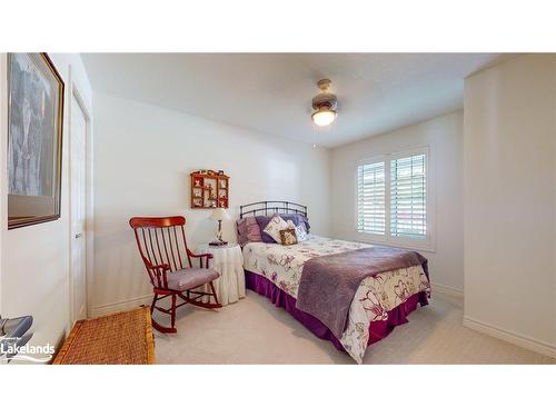 70 Meadow Lane, Wasaga Beach, ON - Indoor Photo Showing Bedroom