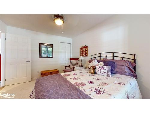 70 Meadow Lane, Wasaga Beach, ON - Indoor Photo Showing Bedroom