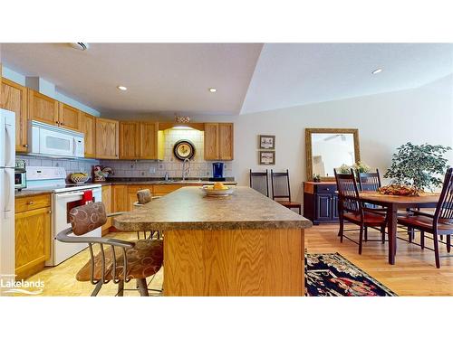 70 Meadow Lane, Wasaga Beach, ON - Indoor Photo Showing Kitchen