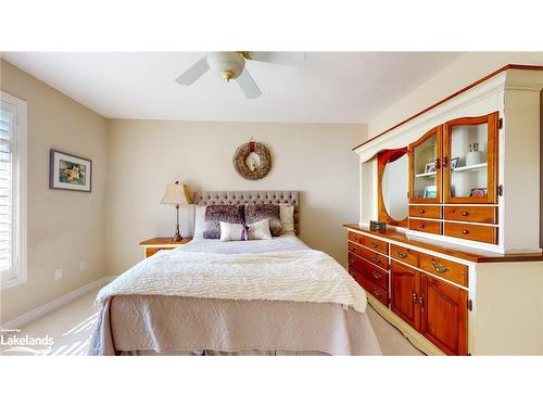 70 Meadow Lane, Wasaga Beach, ON - Indoor Photo Showing Bedroom