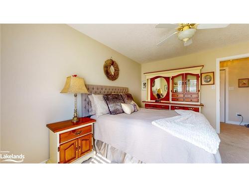 70 Meadow Lane, Wasaga Beach, ON - Indoor Photo Showing Bedroom