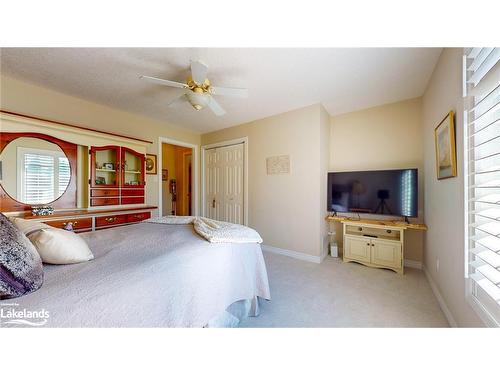 70 Meadow Lane, Wasaga Beach, ON - Indoor Photo Showing Bedroom