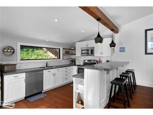 11-1054 Deewood Drive, Utterson, ON - Indoor Photo Showing Kitchen With Double Sink