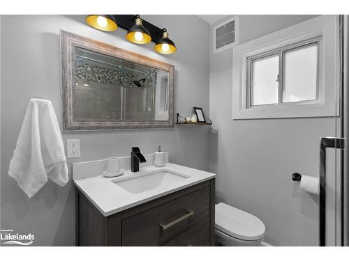 11-1054 Deewood Drive, Utterson, ON - Indoor Photo Showing Bathroom