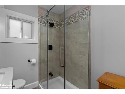 11-1054 Deewood Drive, Utterson, ON - Indoor Photo Showing Bathroom