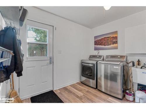 73 53Rd Street S, Wasaga Beach, ON - Indoor Photo Showing Laundry Room