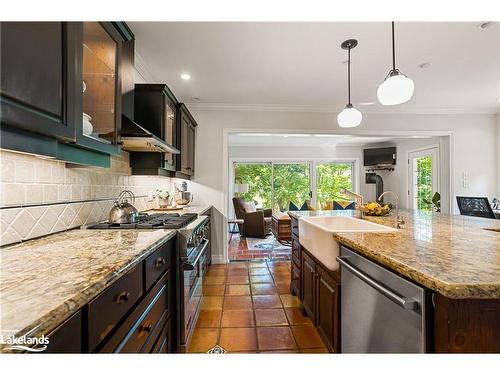 365 2Nd Avenue E, Owen Sound, ON - Indoor Photo Showing Kitchen With Upgraded Kitchen