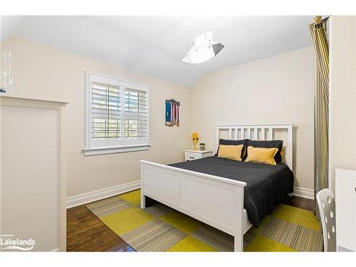 365 2Nd Avenue E, Owen Sound, ON - Indoor Photo Showing Bedroom