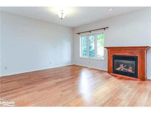 35 Marchand Drive, Penetanguishene, ON - Indoor Photo Showing Living Room With Fireplace