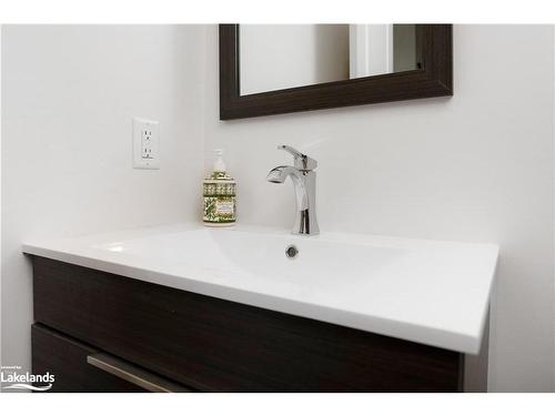 206-21 Beckwith Lane, The Blue Mountains, ON - Indoor Photo Showing Bathroom