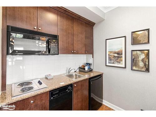 376-220 Gord Canning Drive, The Blue Mountains, ON - Indoor Photo Showing Kitchen