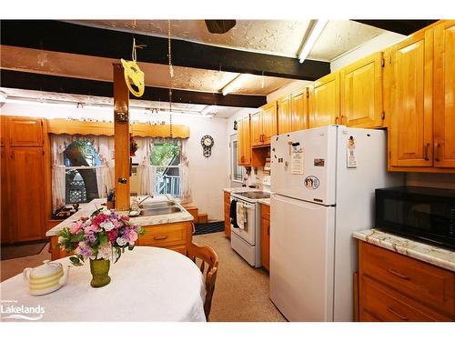 42 Bay Street, Parry Sound, ON - Indoor Photo Showing Kitchen