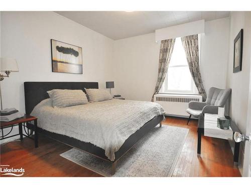 114-116 Nelson Street W, Meaford, ON - Indoor Photo Showing Bedroom