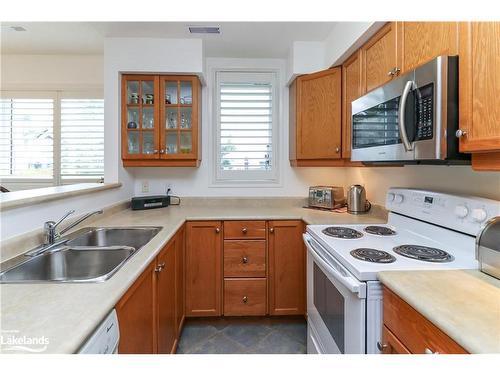 685 Johnston Park Avenue, Collingwood, ON - Indoor Photo Showing Kitchen With Double Sink