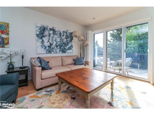 685 Johnston Park Avenue, Collingwood, ON - Indoor Photo Showing Living Room