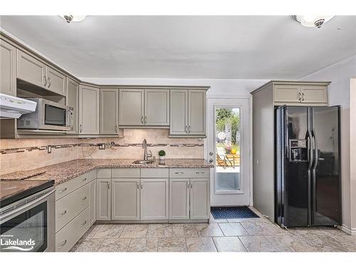 419 Seventh Street, Collingwood, ON - Indoor Photo Showing Kitchen