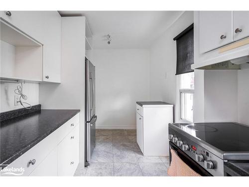 121 Cedar Street, Collingwood, ON - Indoor Photo Showing Kitchen