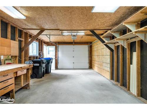 121 Cedar Street, Collingwood, ON - Indoor Photo Showing Garage