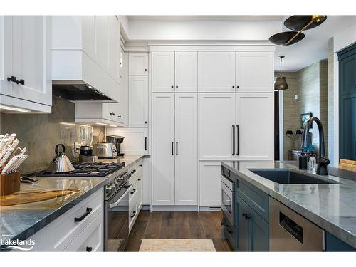 97 Beech Street, Collingwood, ON - Indoor Photo Showing Kitchen With Upgraded Kitchen