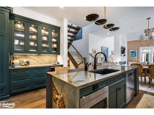 97 Beech Street, Collingwood, ON - Indoor Photo Showing Kitchen With Upgraded Kitchen