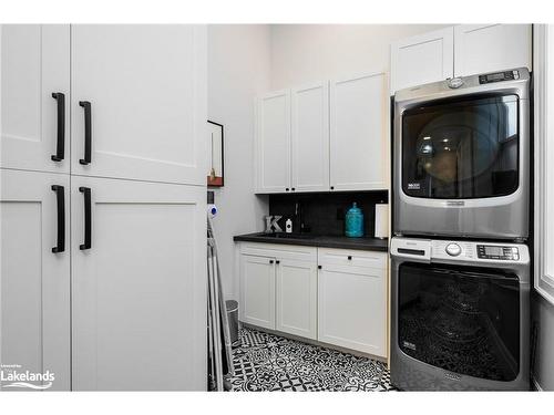 97 Beech Street, Collingwood, ON - Indoor Photo Showing Laundry Room