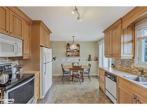 7558 County Road 91, Stayner, ON - Indoor Photo Showing Kitchen