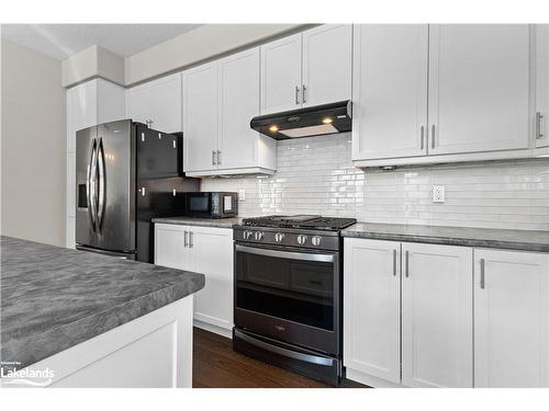 79 Lockerbie Crescent, Collingwood, ON - Indoor Photo Showing Kitchen