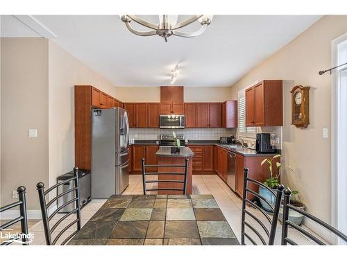 174 White Sands Way, Wasaga Beach, ON - Indoor Photo Showing Kitchen