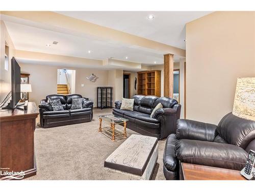 174 White Sands Way, Wasaga Beach, ON - Indoor Photo Showing Living Room