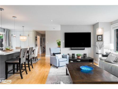 18 Nelson Street, Creemore, ON - Indoor Photo Showing Living Room