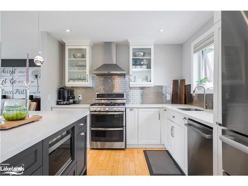 18 Nelson Street, Creemore, ON - Indoor Photo Showing Kitchen With Stainless Steel Kitchen With Upgraded Kitchen