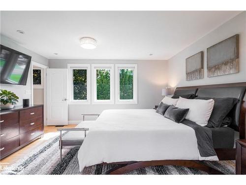 18 Nelson Street, Creemore, ON - Indoor Photo Showing Bedroom