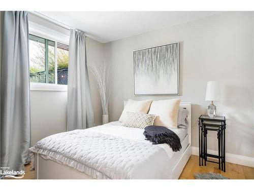 18 Nelson Street, Creemore, ON - Indoor Photo Showing Bedroom