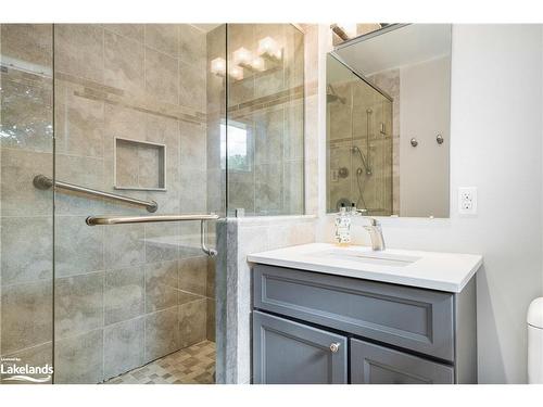 18 Nelson Street, Creemore, ON - Indoor Photo Showing Bathroom