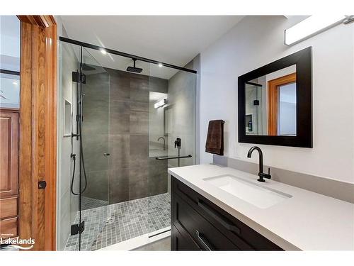 164 Wensley Drive, Clarksburg, ON - Indoor Photo Showing Bathroom