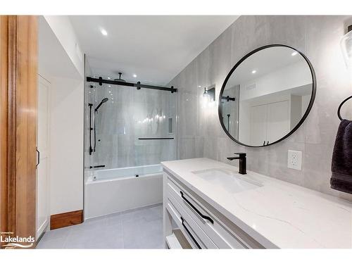 164 Wensley Drive, Clarksburg, ON - Indoor Photo Showing Bathroom