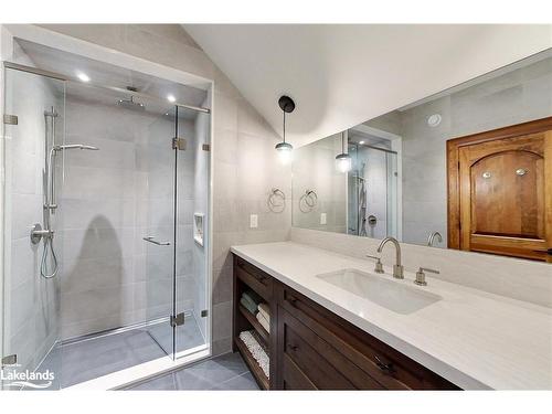 164 Wensley Drive, Clarksburg, ON - Indoor Photo Showing Bathroom