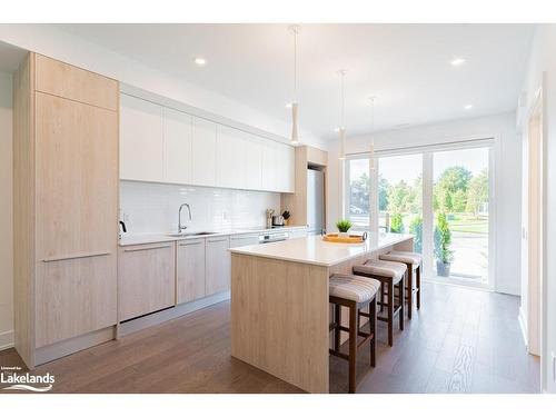 29 Rockmount Crescent, Gravenhurst, ON - Indoor Photo Showing Kitchen With Upgraded Kitchen