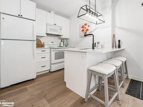 5211 Grandview Signatures Drive, Huntsville, ON - Indoor Photo Showing Kitchen