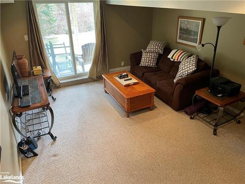 3 Royalton Lane, Collingwood, ON - Indoor Photo Showing Living Room