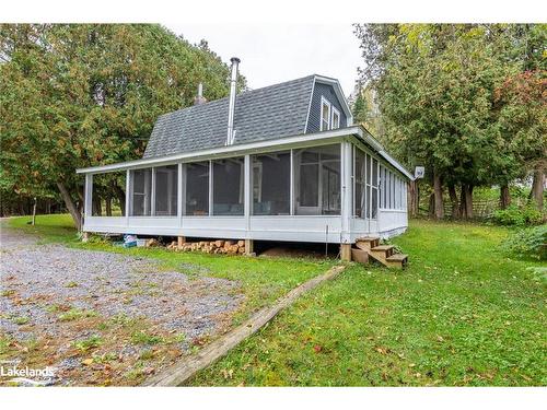 1066 Ferguson Road, Katrine, ON - Outdoor