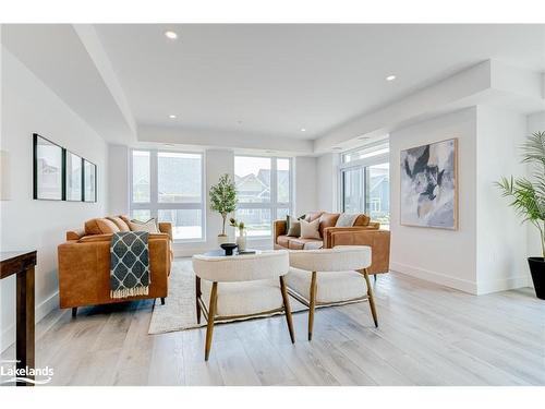 109-4 Kimberly Lane, Collingwood, ON - Indoor Photo Showing Living Room