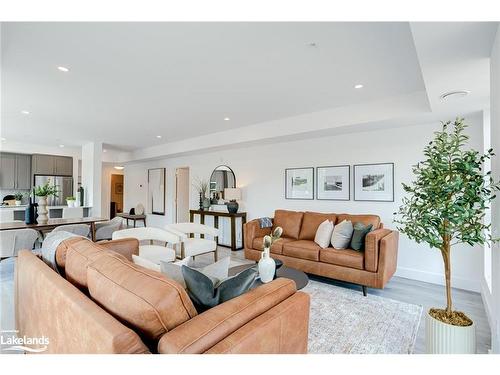 109-4 Kimberly Lane, Collingwood, ON - Indoor Photo Showing Living Room