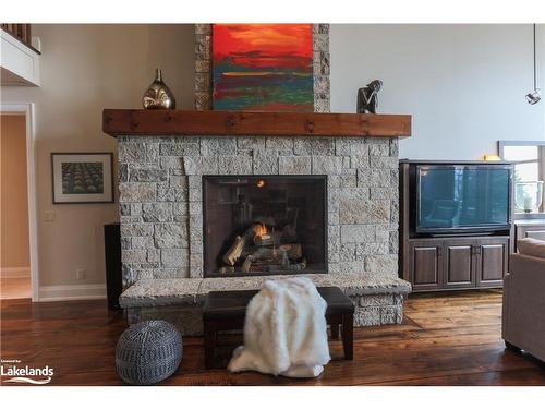 144 Princeton Shores Boulevard, Collingwood, ON - Indoor Photo Showing Living Room With Fireplace