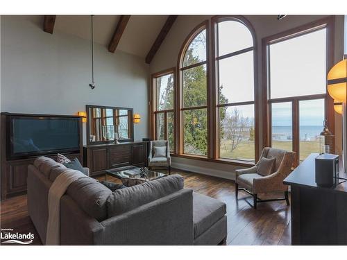 144 Princeton Shores Boulevard, Collingwood, ON - Indoor Photo Showing Living Room