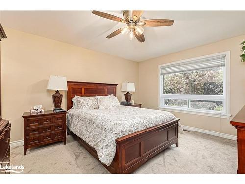 18 Shannon Court, Collingwood, ON - Indoor Photo Showing Bedroom