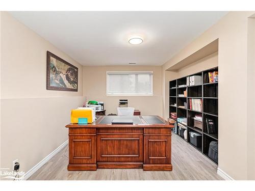 18 Shannon Court, Collingwood, ON - Indoor Photo Showing Office