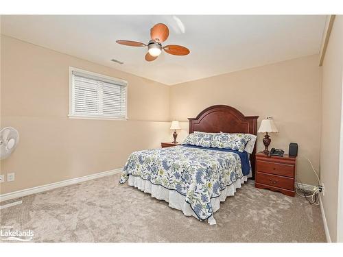 18 Shannon Court, Collingwood, ON - Indoor Photo Showing Bedroom